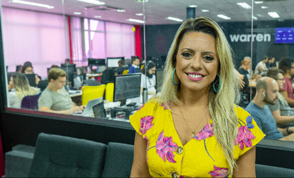 Daniela Audino, Head comercial da Warren Brasil no escritório da empresa em Porto Alegre. 
